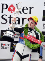 Dunlop ganó cinco carreras en el Tourist Trophy de la Isla de Man 
