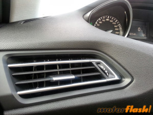 Peugeot 308 Allure 1.6 THP 155 - Interior