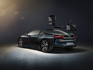 BMW i8 con equipaje a medida de Louis Vuitton