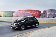 Nuevo Toyota AYGO - Frontal Negro y plata