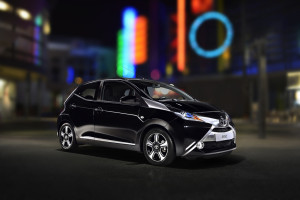 Nuevo Toyota AYGO - Frontal Negro y plata