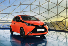 Nuevo Toyota AYGO -frontal rojo y negro