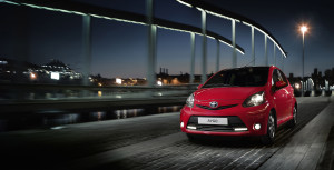 Toyota AYGO Rojo Frac Circulando