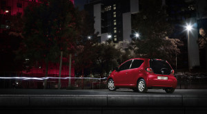 Toyota AYGO Rojo Frac Trasera