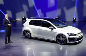 Volkswagen Golf R 400