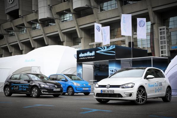 Volkswagen despliega en Madrid su gama de coches eléctricos.