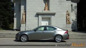 Lexus IS 300h