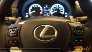 Lexus RC detalle de puerta