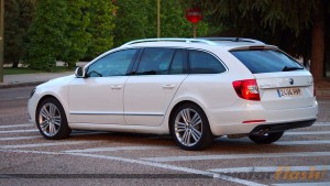 Skoda Superb Combi 2014